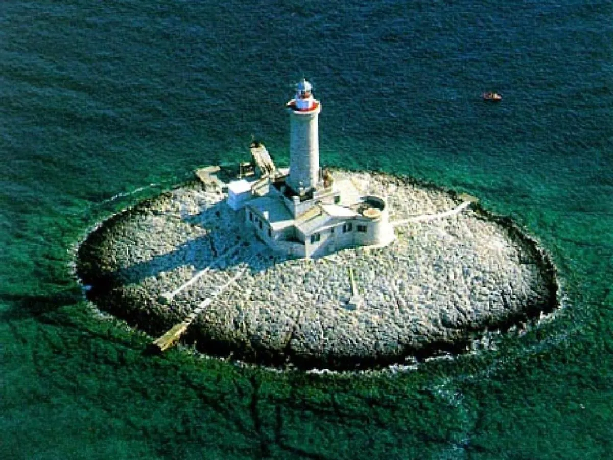 Beach House Beta With Pool, Jacuzzi, Playground & Bbq In An Olive Grove With A Beach, Pomer - Istria Pula