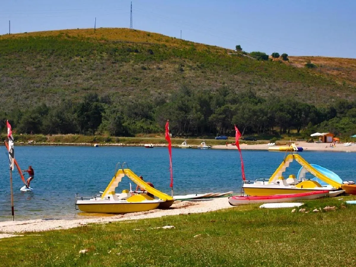 Beach House Beta With Pool, Jacuzzi, Playground & Bbq In An Olive Grove With A Beach, Pomer - Istria Pula Feriehus