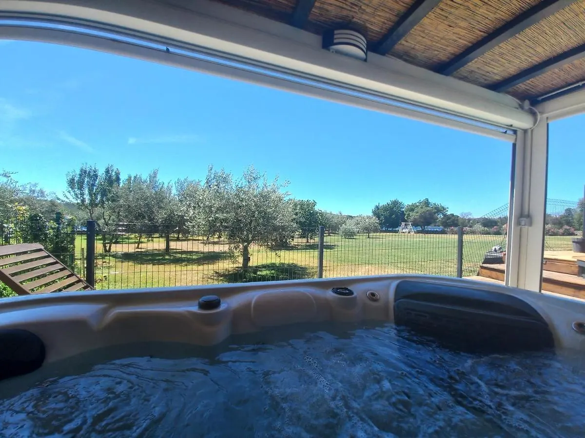 Beach House Beta With Pool, Jacuzzi, Playground & Bbq In An Olive Grove With A Beach, Pomer - Istria Pula Kroatien